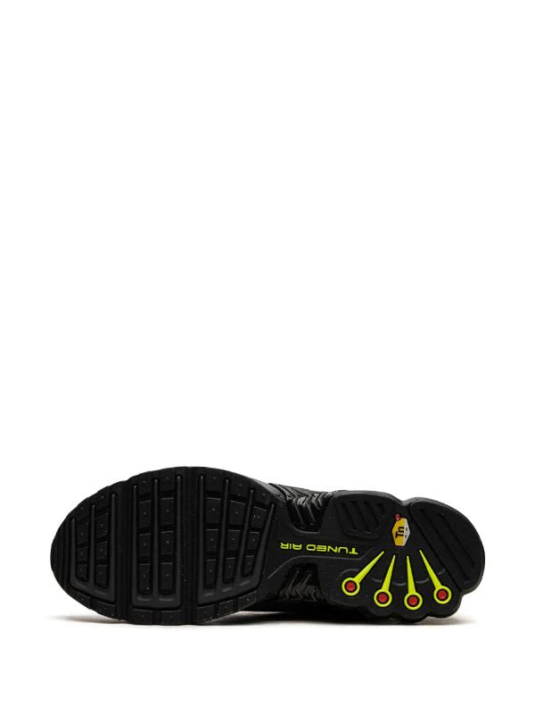 Nike AirMax plus “black”
